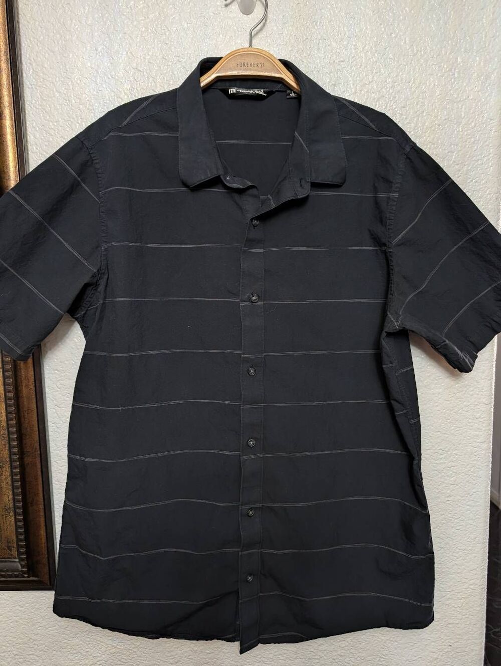 Travis Mathew button down shirt Large